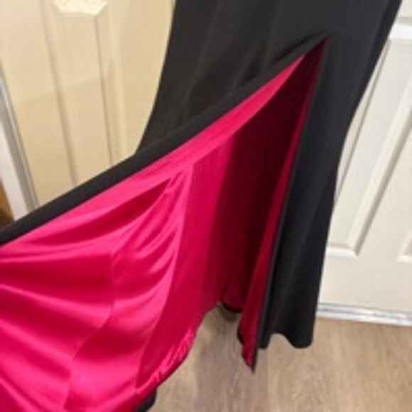 Women's Betsy & Adam Black & Pink Gown Size 4 (267) - Picture 2 of 8